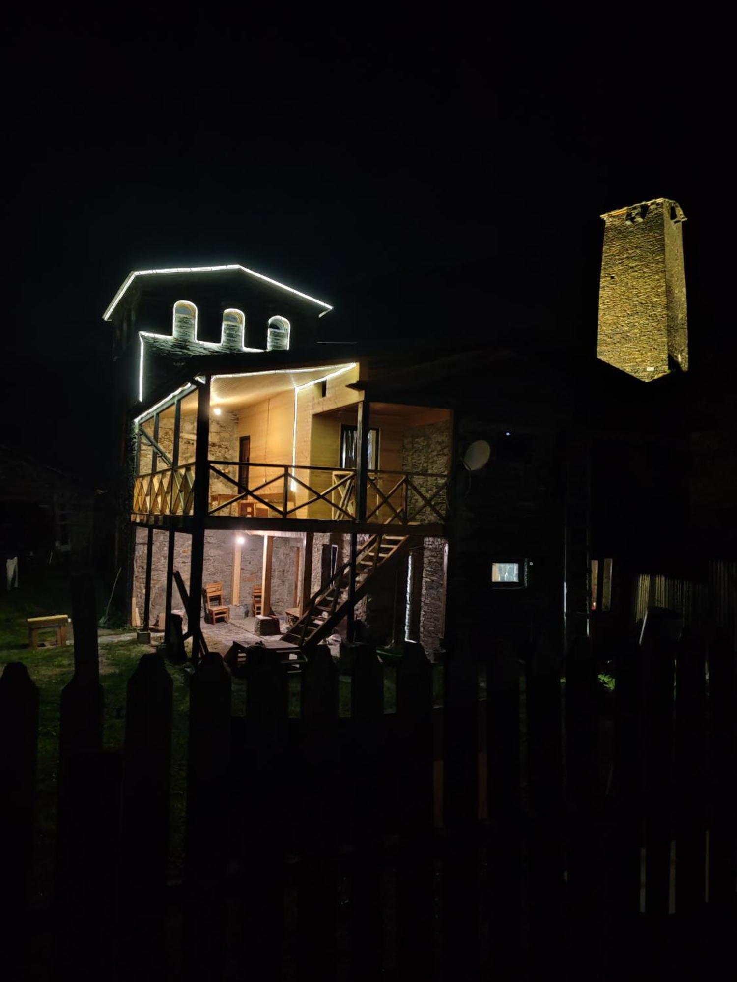 Chazhashi Guesthouse Ushguli Buitenkant foto