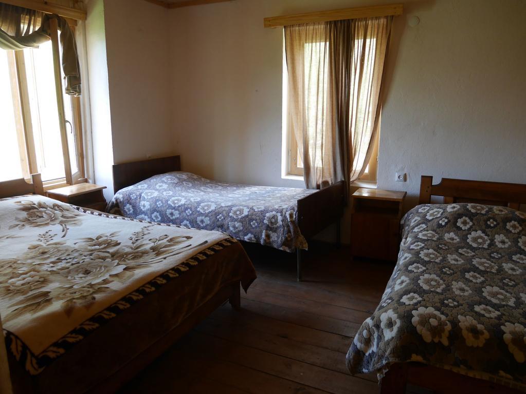 Chazhashi Guesthouse Ushguli Buitenkant foto