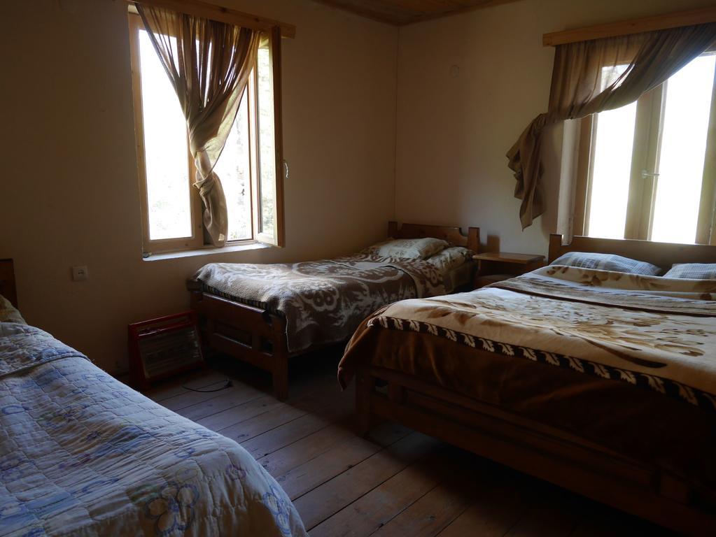 Chazhashi Guesthouse Ushguli Buitenkant foto