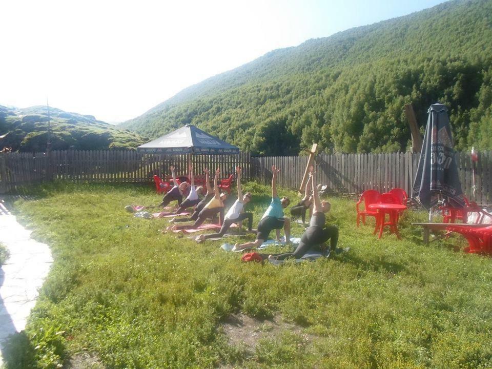 Chazhashi Guesthouse Ushguli Buitenkant foto